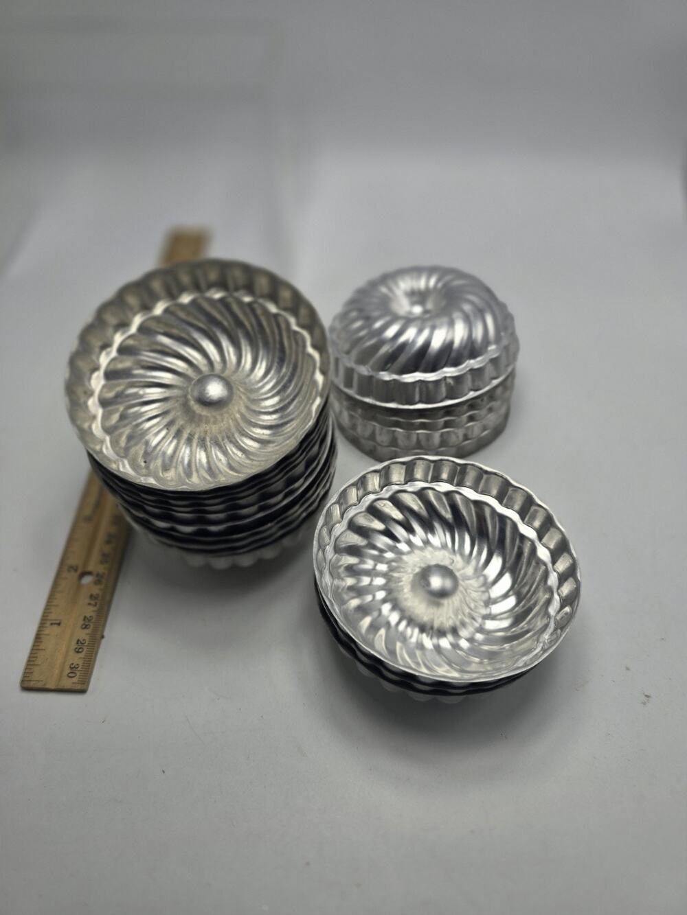 Lot Of Aluminum Small Jell-O Molds / Tin Mini Cake Molds Vintage Decor Craft